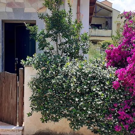 8 Via V. Monti Villa Loiri Porto San Paolo Екстериор снимка