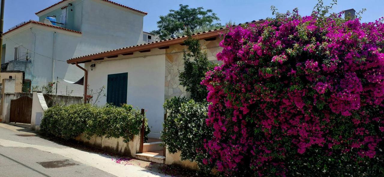 8 Via V. Monti Villa Loiri Porto San Paolo Екстериор снимка