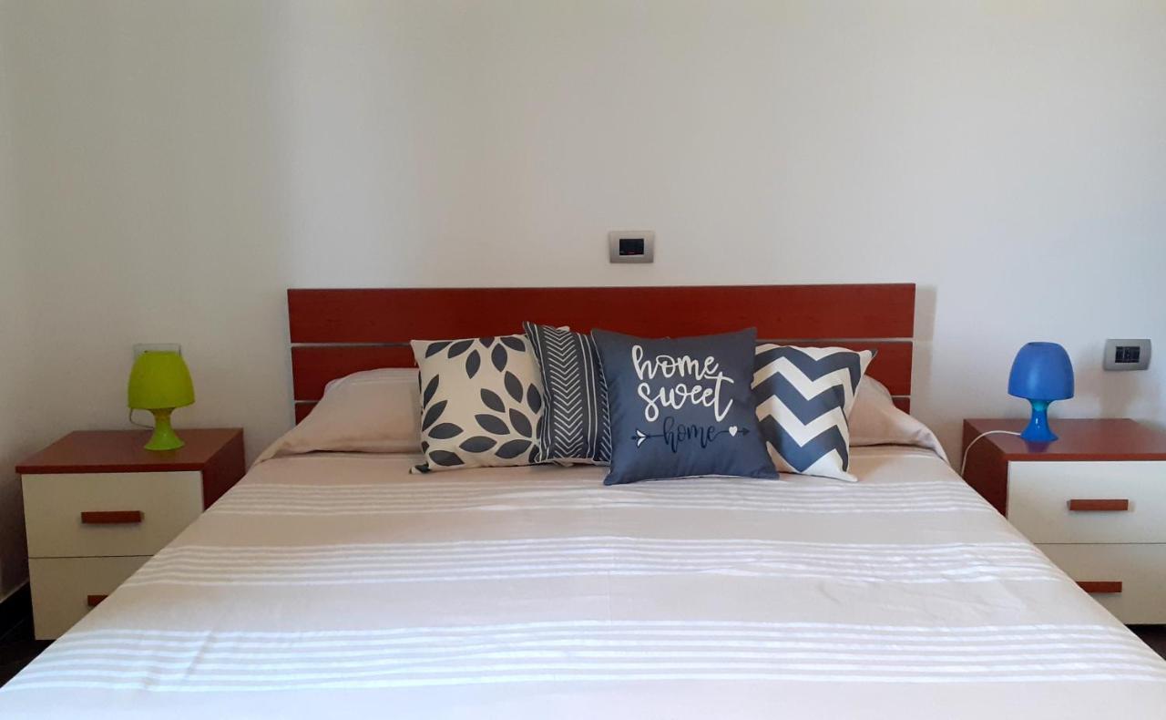 8 Via V. Monti Villa Loiri Porto San Paolo Екстериор снимка