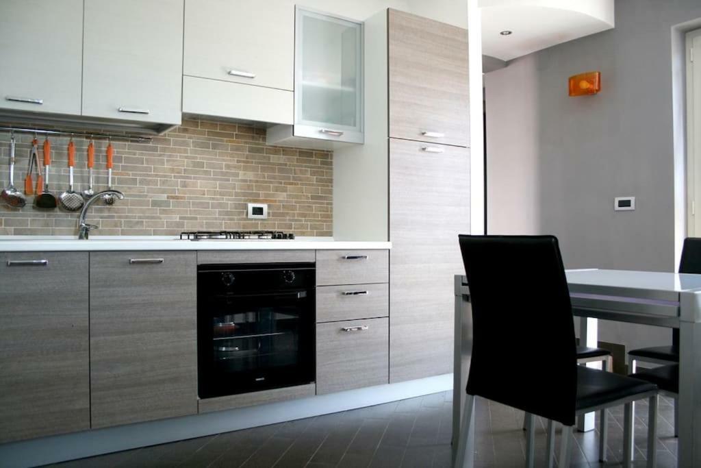 8 Via V. Monti Villa Loiri Porto San Paolo Екстериор снимка