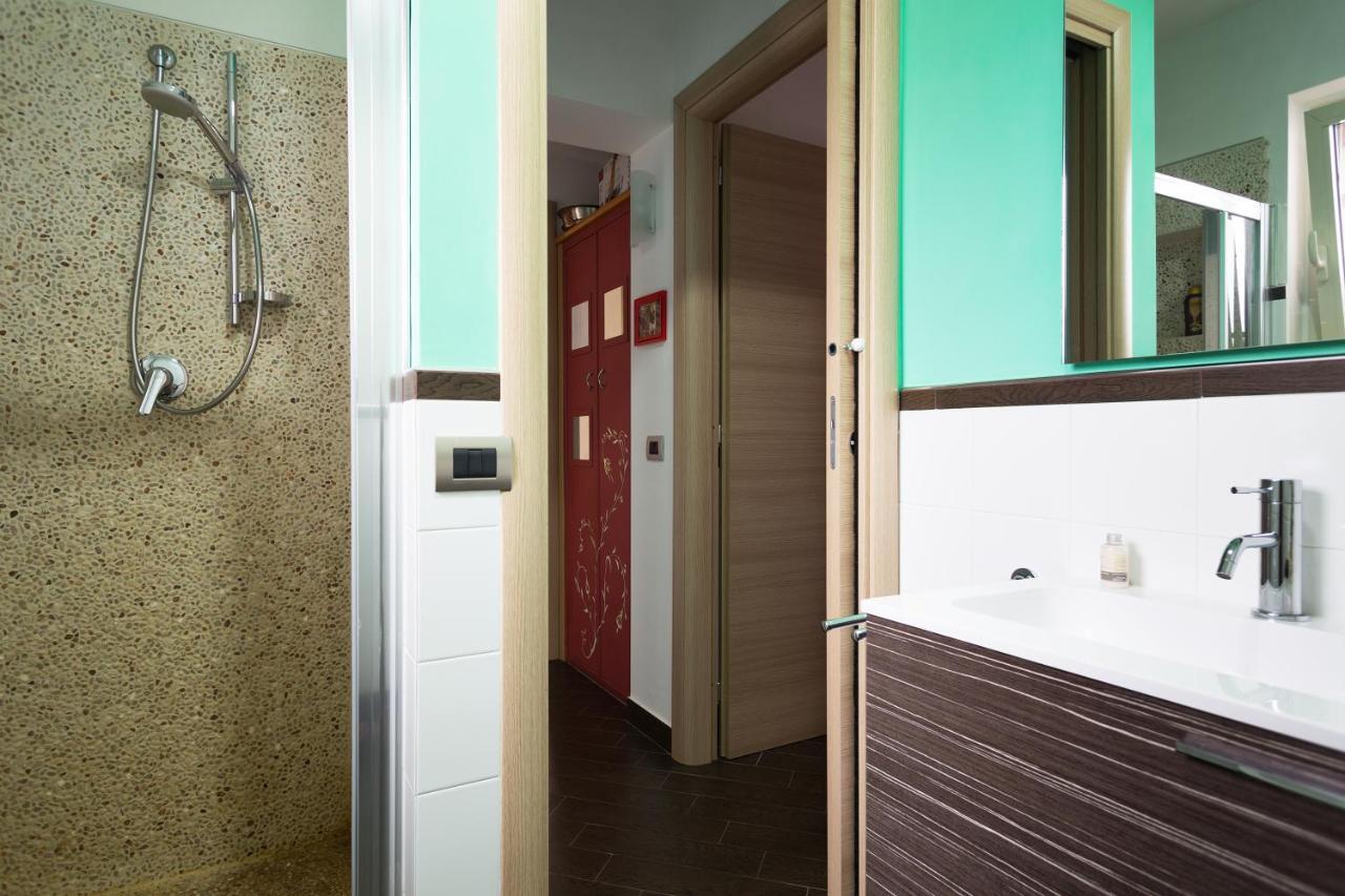 8 Via V. Monti Villa Loiri Porto San Paolo Екстериор снимка